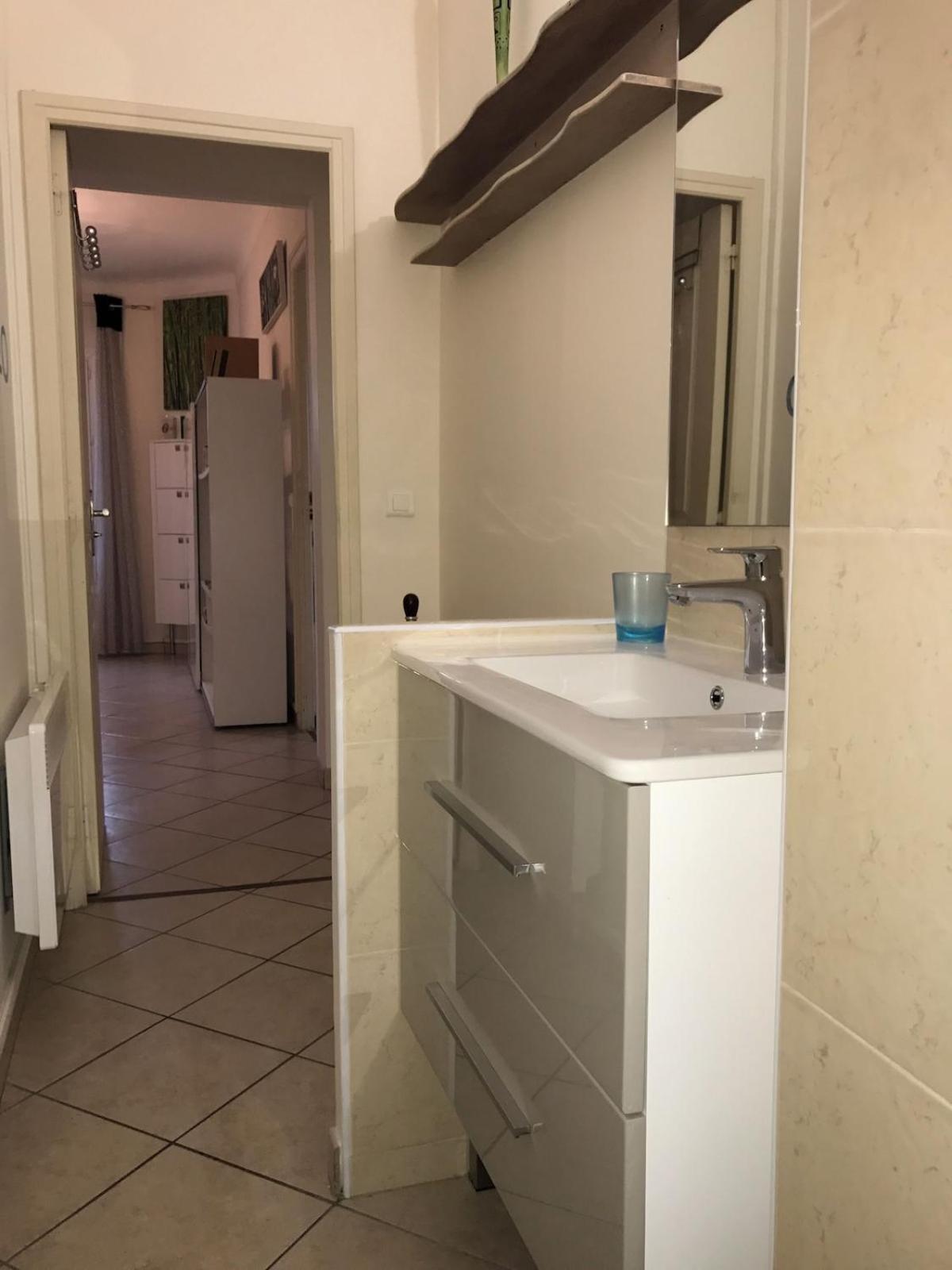 Appartement Dans Villa Roi Soleil อองทีบส์ ภายนอก รูปภาพ