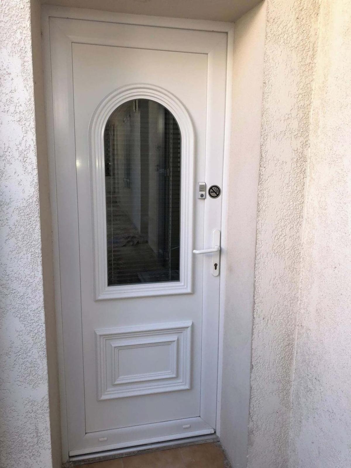 Appartement Dans Villa Roi Soleil อองทีบส์ ภายนอก รูปภาพ